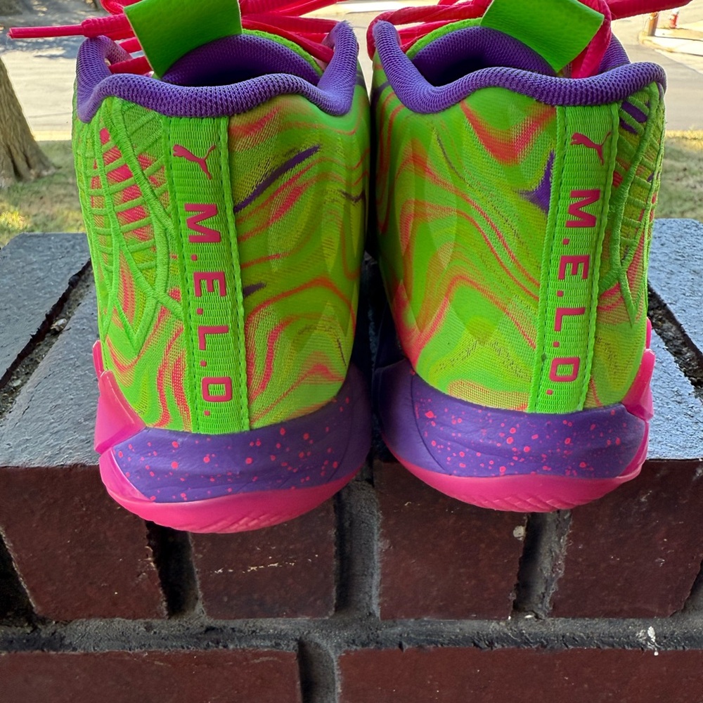 NEON PUMAS MB.01 Inverse Toxic Basketball/Court Shoe. Perfect! 🩷Size 10.5 - Picture 5 of 7